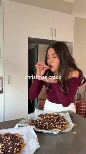 Delicious Christmas Crack Pretzel Recipe