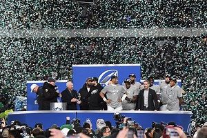 18-year-old Temple University student dies after falling from light pole during Philadelphia Eagles celebration