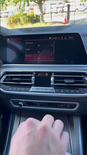 How to configure your Heads Up Display (HUD) in an iDrive 7 BMW
