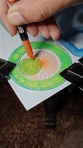 Mesmerizing Spirograph Pattern #spirograph