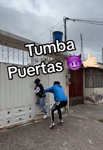 Era tumbarla no abrirla 😂 #tumbapuertas #broma #bromasenlacalle #pablin #bromaspesadas
