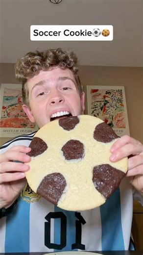 Making World Cup Soccer Ball Cookies!