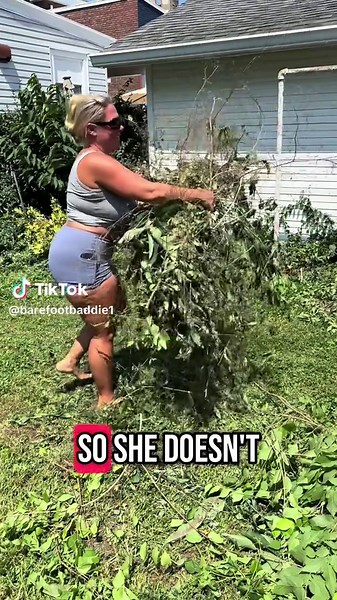 Barefoot Baddie on TikTok