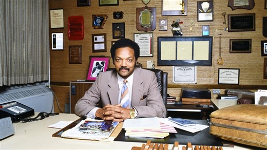 'He's my hero:' Rep. Jonathan Jackson chokes up about dad Rev. Jesse Jackson as reaction pours in