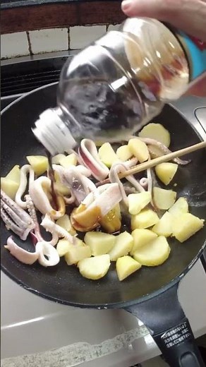 イカとじゃが芋のバター醤油炒めの作り方・レシピ／ばあちゃんの料理教室 #shorts