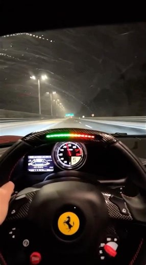 Ferrari LaFerrari vs GTR Nismo