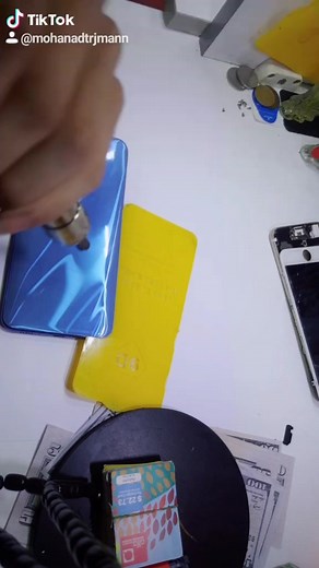 Samsung Smartphone Disassembly: Step-by-Step Guide