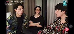 【211128 Vapp直播】 三忙內接力完成的結束語🐥🐻🐰 “아름다운 아미와 오늘 하루동안 정이 넘치도록 시간을 보냈습니다! 그래도 저희는 멈추지않을 예정일 걸요? 사랑합니다 아미 하트 뿅!” 今天和美麗的阿米們度過了充滿愛意的一天 不過 我們不會就此停止的 對吧? 我愛你們阿米 💓 #轉載請註明防彈巧克力派CM | 防彈巧克力派ㄴChoco Minnie