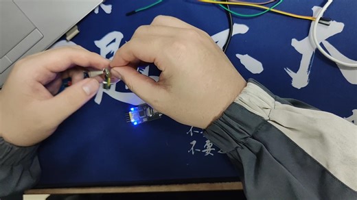 使用XL32F001进行433通讯，XL4456发射， XL520接收