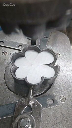 How Fabric Flower Petals Are Cut & Shaped 🌸