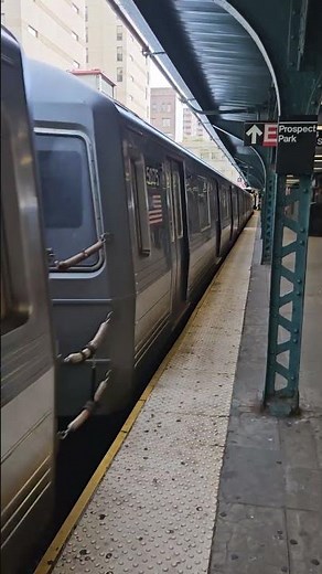 r68 b train departing prospect park! #nysubway #brooklyn