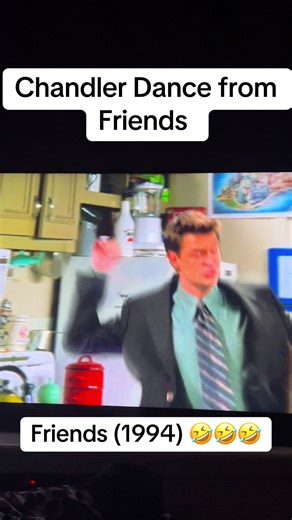 La danse de Chandler bing