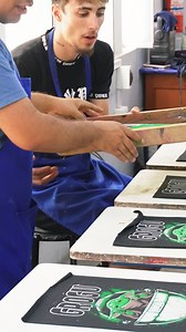 1K views · 43 reactions |  Conocer las ventajas y desventajas de cada técnica es crucial para elegir la correcta, hoy nuestro profesor Roger nos comenta porque la serigrafía no es rentable en producciones pequeñas. #Serigrafia #Estampado #Emprendimiento #diseño | Escuela Escotex - Centro de Capacitación | Facebook