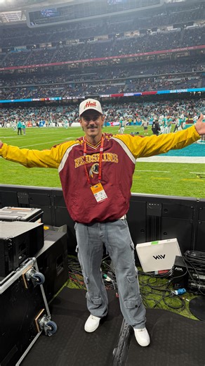 Steven Kelly on Instagram: "#VerizonPartner Got to experience an unforgettable trip overseas to watch the @Commanders take the field in Madrid, simply for being a @verizon customer. Huge thank you to @verizon, @nfl, and @nflespana for making this incredible experience happen! Check out Verizon Access in the MyVerizon app for more unique experiences with your favorite team."