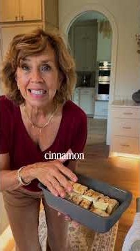 When she pulls it apart!!! 🤯 easiest pull apart carmel bread you will ever make. It is beautiful