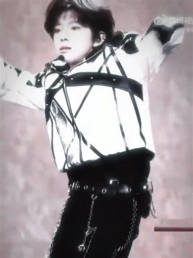 Đau do Tăng Trưởng: Chia Sẻ Cảm Xúc và Khó Khăn