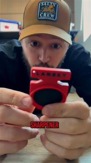 🔴 Lansky® Quick Fix® Pocket Sharpener Sharpness in seconds — anywhere, anytime. How to use: 1️⃣ Hold steady and pull your blade straight through the ceramic & tungsten carbide slots. 2️⃣ A few light passes are all it takes for a field-fresh edge. Compact. Durable. Ready when you are. #LanskySharpeners #QuickFix #StaySharp #KnifeSharpening #EDC #OutdoorGear #FieldReady #SharpMadeSimple #knifemaintenance #BladeCare #restoration #OutdoorGear #KnifeSharpening #knifeskills #precisionsharpening #EDC 