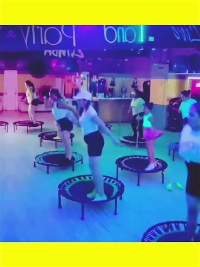 #minitrampoline #trampolineexercise #trampolinejumping #minitrampolineworkout