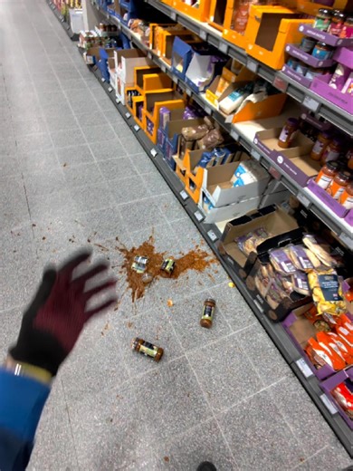 Another day, another dollar 💰 Spend a shift at Aldi with me 🤝 #MrMullacPOV #ASMR #Aldi #retailworker #restockasmr