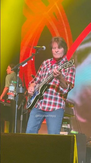 Fortunate Son - John Fogerty (Live in Paris, 2025) #johnfogerty #creedenceclearwaterrevival #rock