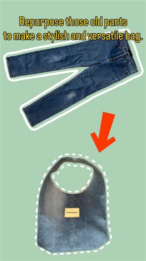 Turn old jeans into a book bag in 5 minutes #diy #sewingtutorial