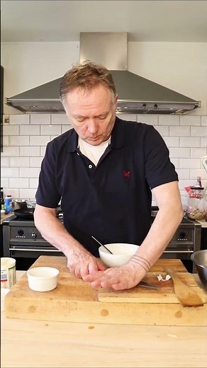 Garlic Peeling Hack: Easiest Way to Peel Garlic!