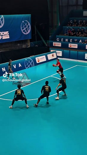 That FEINT = 🤯 #tchoukball #handball #volleyball #football #basketball