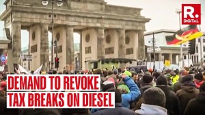 Thousands of tractors have brought Berlin’s city centre to a standstill as farmers from across Germany protested on parliament’s doorstep over rising costs and a plan to phase out agricultural fuel subsidies. . . . #germnay #farmersprotest #Germanynews #Berlin | Republic | Facebook