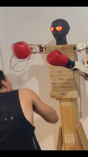 👆🔥 See The Full Video 🥊🤖 #humanoid #robot #diy #engineering #electronic #ironman