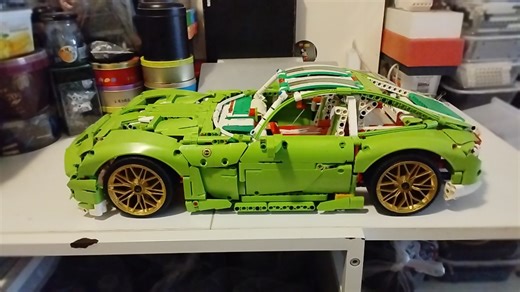 1比8的超大奔驰AMG GT