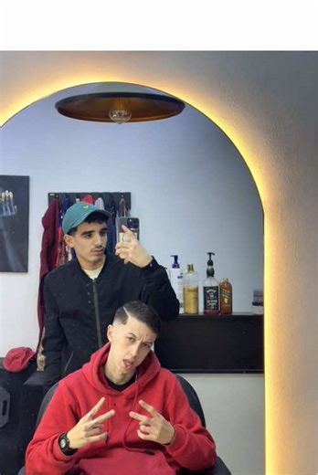 أغنية جديدة من RFK1 في أجواء الحلاقة