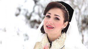 149K views · 5.4K reactions | Un cântec și un colind extraordinar!✅ Am scris muzica și versurile pentru această creație și am încredințat-o cu mare bucurie unei voci superbe ale Bucovinei VIORICA MACOVEI - “COPILE IISUS” | RAOUL | Facebook