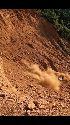 Home DIY Hang Glider Experiment & Life Hacks ⚠️ Video created with AI. Just for entertainment only. Do NOT try this in real life. #Reels #Funny #Suspenseful #Unexpected #HangGlider #Glider #Paragliding #lifehack #Shortclip #AI #AIVideo #fypシ゚viralシ #fypシ #comedyreels #comedy #facts #funnyvideos #humor #commentary #comedian #Sports | DIY Experiment & Life Hacks