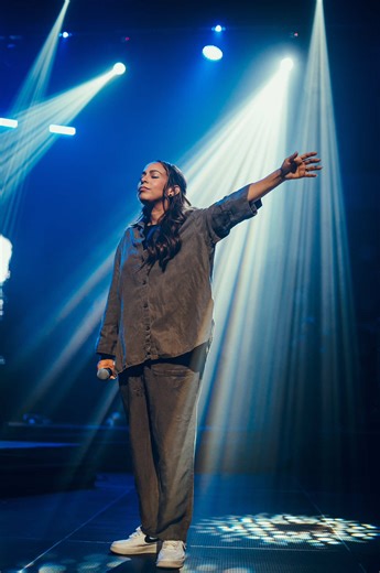 Quien es y quien vendrá, tiene el poder de desatar los sellos 📯📯 El está a la puerta 🚪 El REGRESARA! #elregresara #yadah #caleslouima #musicacristiana