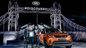 Tower Bridge replica becomes world's largest Lego sculpture