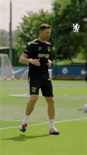 Xabi Alonso's first training session!