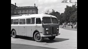 ⭐Škoda 706 RO s prívesom v predstavách AI⭐ Umelá počítačová inteligencia hýbe svetom. A tak sme skúsili aj my oživiť staré fotografie... Patrí sa poznamenať, že ani AI nie je neomylná a tak možno nájdete pár detailov, ktoré "nesedia". Napriek tomu sa pravidelne stretávame pri krátkych videách, ktoré vytvorila AI zo starých fotiek. | Slovenská autobusová doprava Zvolen - SAD Zvolen