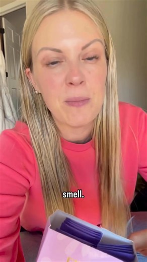 My son’s entire diet was beige—Cheerios, nuggets, veggie straws. 🍗🥖 No fruits. No real nutrition. I felt like a biggest failure. 😞 Until I found EllaOla. A vitamin with no taste, no texture, no smell. 🙌 That I could sneak into his yogurt without a battle. 🥣 It’s packed with 19 essential vitamins and 15 real fruits & veggies. 🥦🍓 Created by pediatric dietitians. 👩‍⚕️👨‍⚕️ Zero sugar. Pure peace. ✨ If your picky eater only has 4–5 safe foods like mine did—this is your new superpower. 🦸‍♀️
