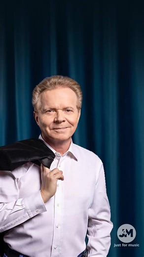 Łomża 🌹 Nowy recital Michała Bajora - "Piosenki, które lubię". Usłysz największe utwory artysty na żywo ! 😍 Nie przegap tego koncertu! 📍Łomża, Filharmonia Kameralna im. Witolda Lutosławskiego 🎟️ Bilety na Kupbilecik.pl | Just For Music