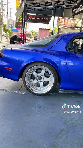 Experience the Thrilling Sound of the Mazda RX7 Rotary Engine