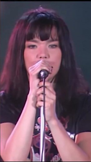 Björk - Army of Me (1995) Live❤❤❤