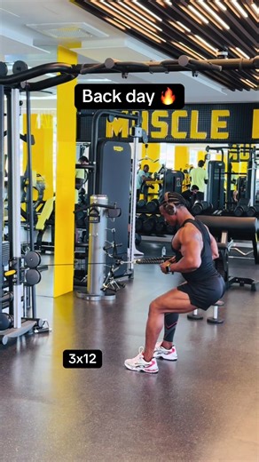 Try these 5 back variations 💪🏿 these are the step you need to follow ✅ #gymtips #coach_bigyouth #gymworkout #backday #backworkout @Coach_Bigyouth2