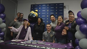 LA Galaxy’s player, Tyler Boyd, and Cozmo visiting our Redondo Beach branch! Thank you to all the fans who joined us. #bankingdonedifferent #LAGalaxy #LA #LosAngeles #RedondoBeach #southbay #soccer #futbol | Kinecta