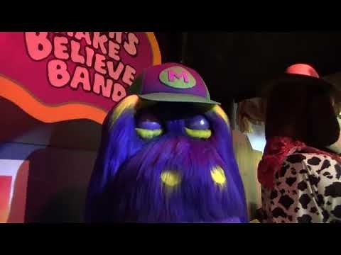 Chuck E Cheese Up Close and Personal With the Animatronics: Classic Road Stage *BIG CHEESE REUPLOAD*