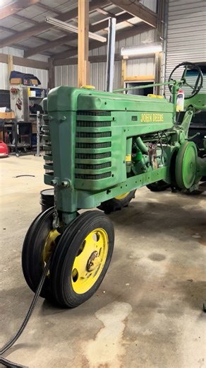 First start up in 20 years. John Deere model H. #johndeere #johndeeregreen #tractorclub