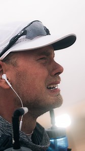 While some had already reached the bivouac, others were still making their way forward. Step by step, checkpoint by checkpoint, they kept going. Even as night fell, nothing could stop them. @dari_officiel #mdslegendary #marathondessables | MDS Legendary