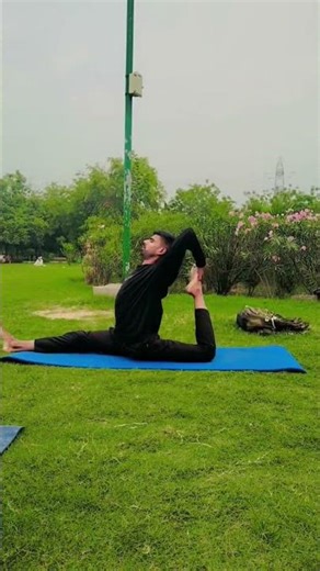 hanuman aasan with ek pad rajakapotasana #withmangalyogacharya #yogapose #yogapractice #advancedyoga