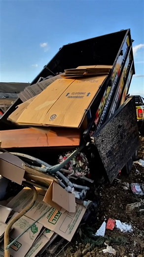 Loading a Trailer Isn’t Random — This Determines Everything #fyp #pov #junkremoval