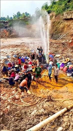 PEOPLE FINDING TREASURE GOLD MINING TRADITIONAL WITH DONGFENG MINE MACHINES #goldminer #goldmining