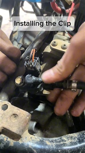 Installing the clip today  I’m still learning — just sharing how I do this in my small garage  A small part, but important during the engine assembly process. Hope this helps someone out there!  #ClipInstall #PistonClip #EngineAssembly #MotorcycleRepair #MechanicLife #GarageWork #WorkshopLife #USAMechanics #BikeMechanic #EngineRebuild #MotoWorld #MechanicTips | Torque Up | Facebook